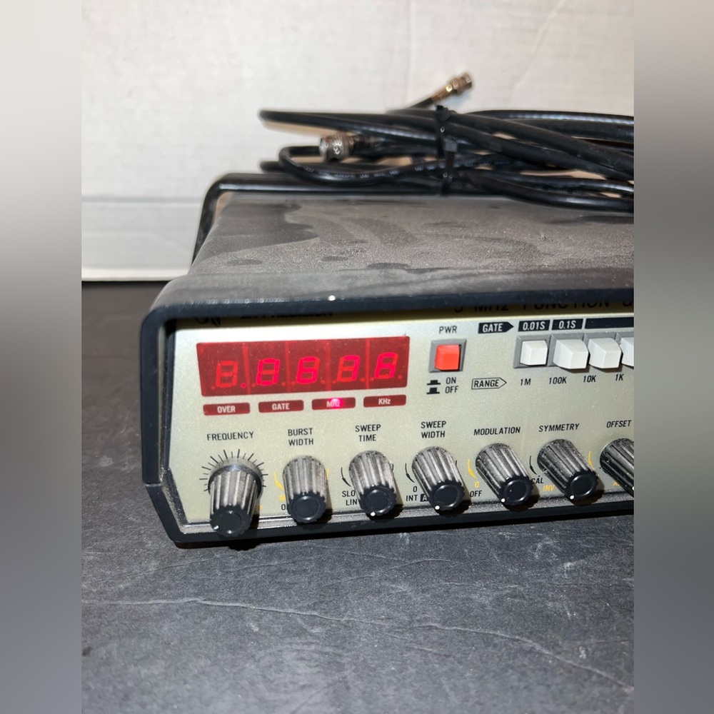 BK Precision 5 MHz Function Generator 3026 Tested Works Tool - Picture 2 of 10